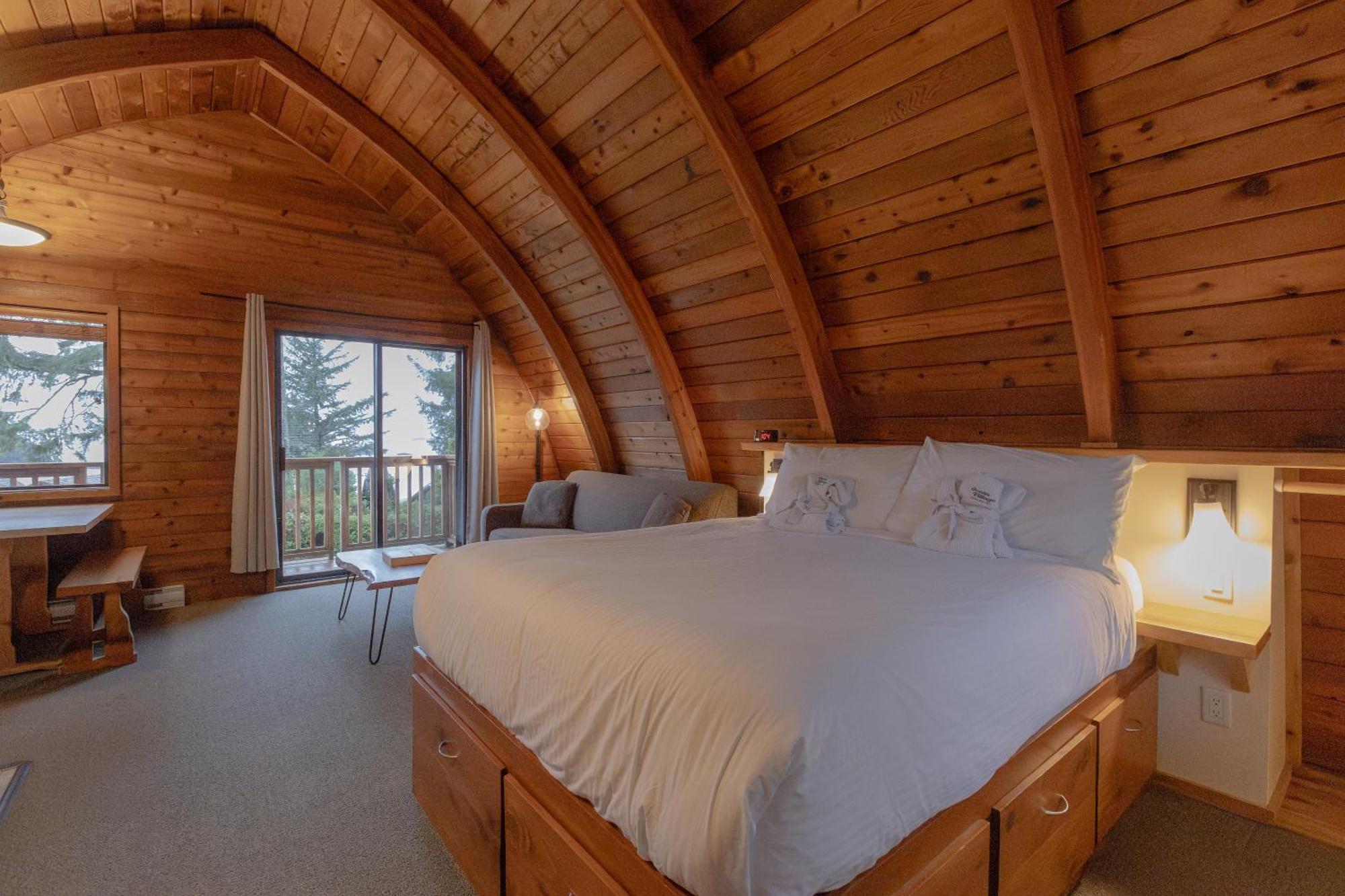 Ocean Village Resort Tofino Extérieur photo