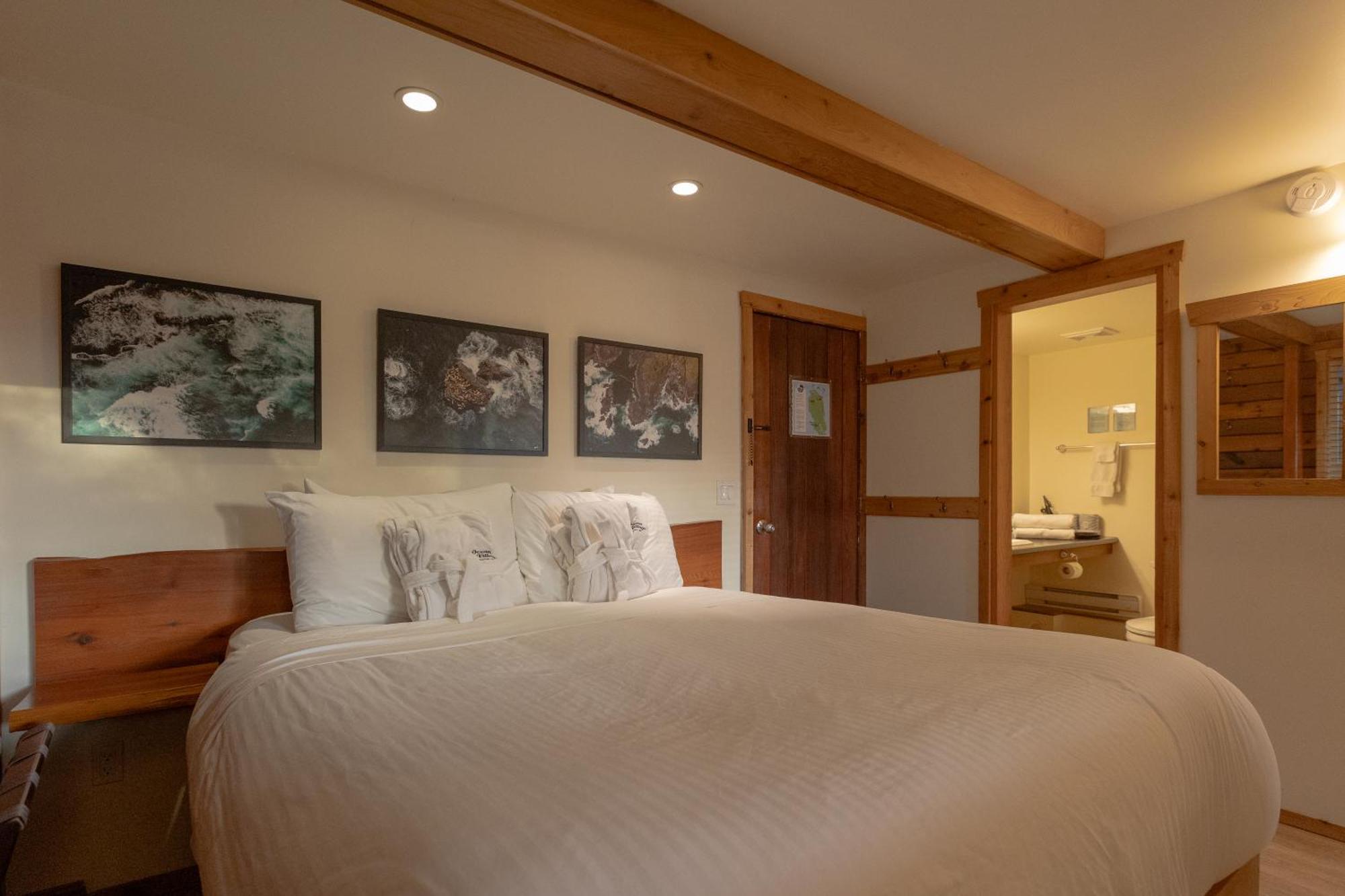 Ocean Village Resort Tofino Extérieur photo