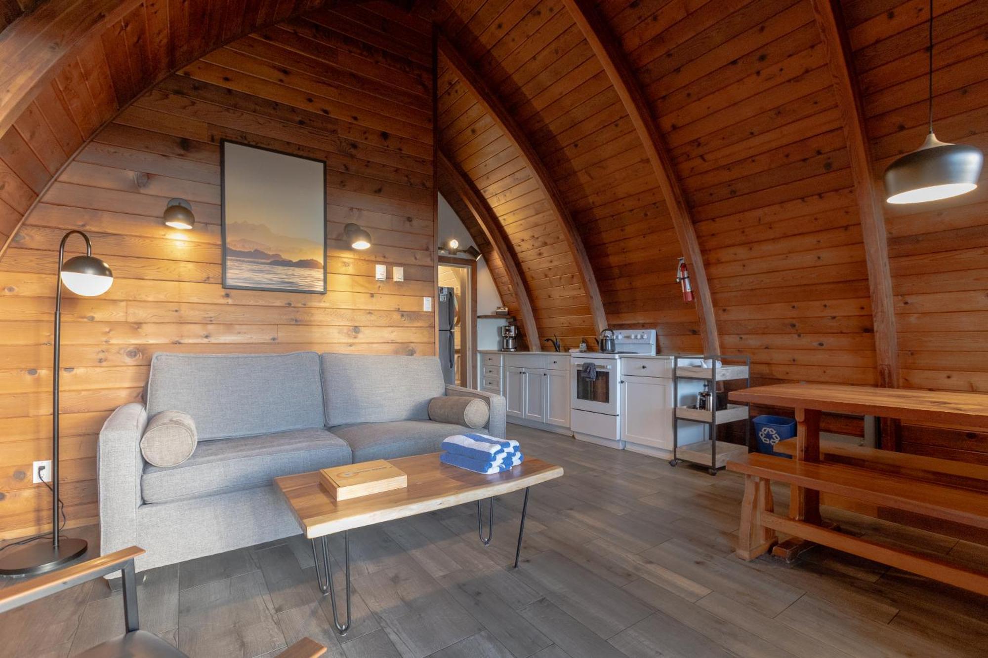 Ocean Village Resort Tofino Extérieur photo