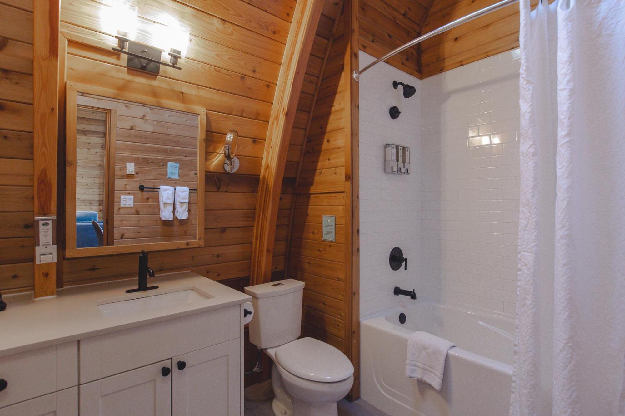 Ocean Village Resort Tofino Extérieur photo